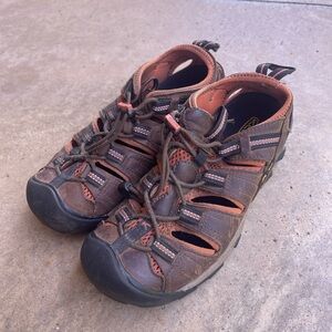 Keen women’s Newport Closed Toe Sandal Shoe Waterproof Hiking Brown Orange